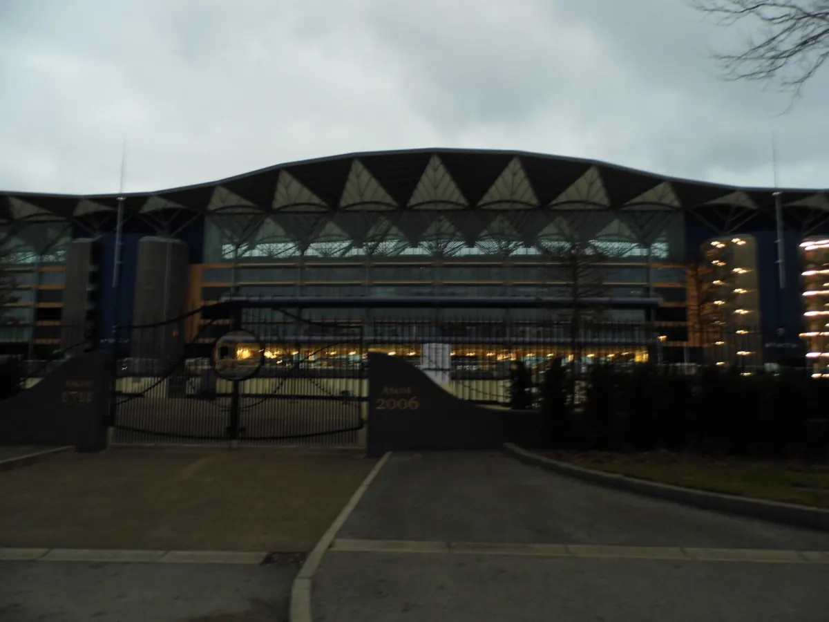 Ascot Racecourse – event taxi, MPV and chauffeur transfers by Rushxo