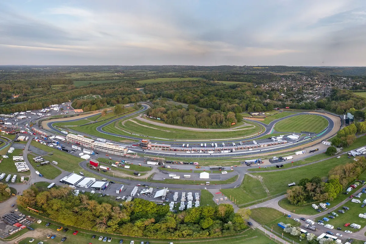 Brands Hatch – fixed-price event taxi, MPV and chauffeur transfers by Rushxo