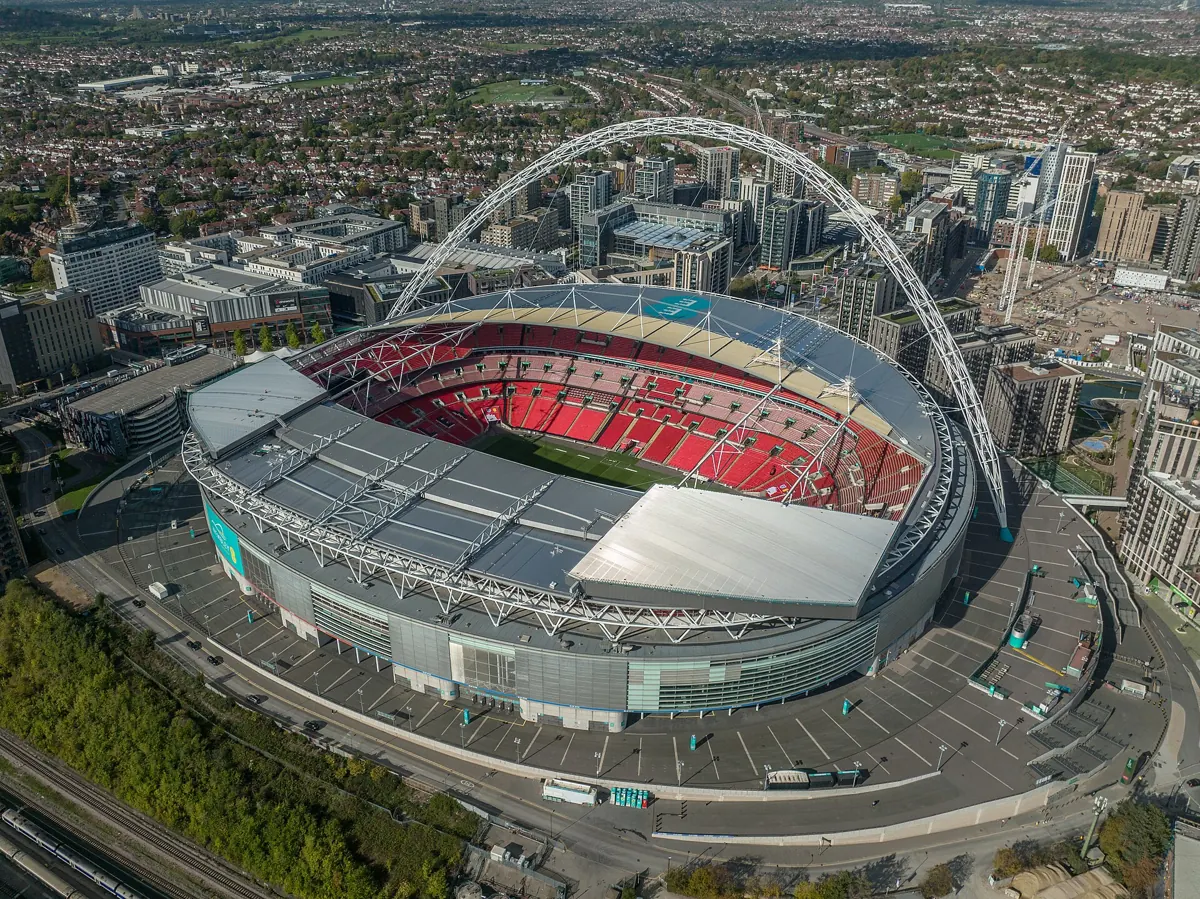 Wembley Stadium arch – fixed-price event taxi and MPV transfers with Rushxo